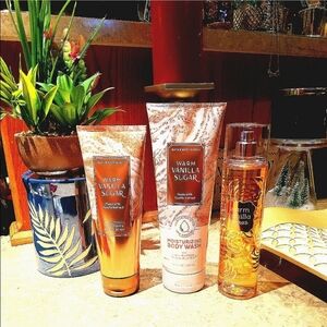 WARM VANILLA SUGAR BATH & BODY BUNDLE